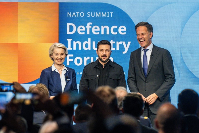 Ce sumă solicită Zelenski statelor europene din NATO pentru apărarea Ucrainei. „Opțiunile de pace ar crește”
