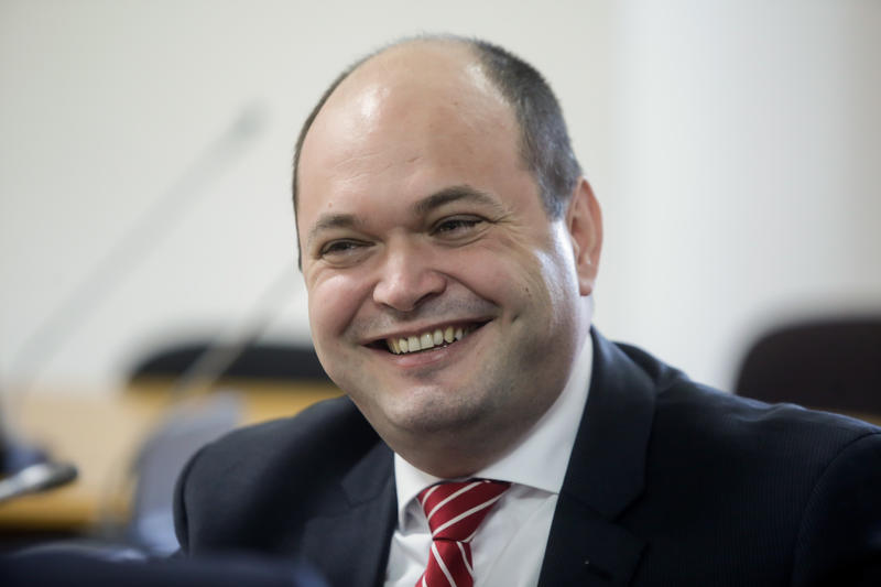 Cine este Ionuț Dumitru, consilier onorific al premierului Ilie Bolojan