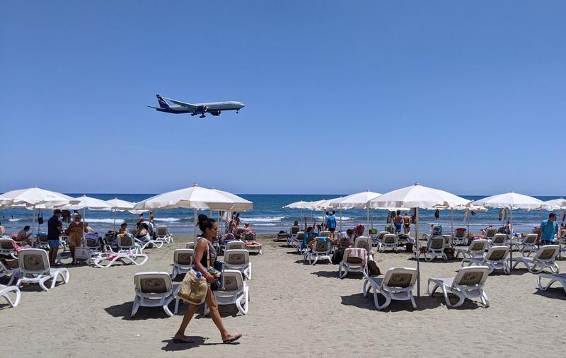Cipru se pregătește să primească 100.000 de turiști din România în 2023