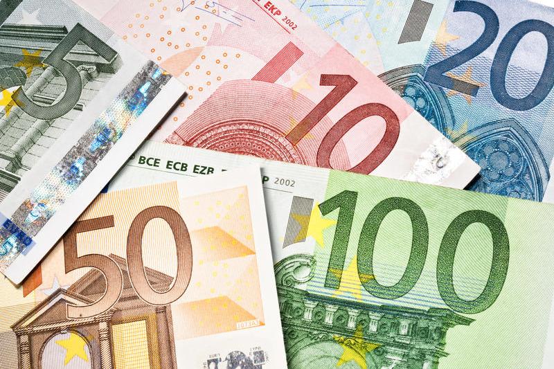 Deficitul contului curent a depășit 10 miliarde de euro din cauza importurilor crescute