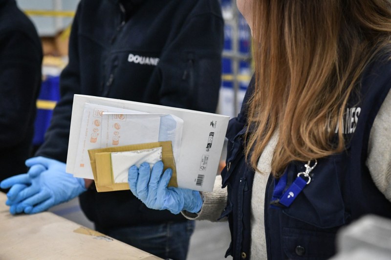Destructurarea unei rețele de trafic de cocaină în aeroportul Charles de Gaulle din Paris