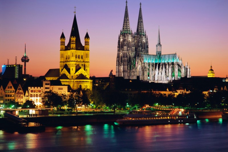 Dezvoltări importante la Koln: Evacuarea a zeci de mii de persoane pentru dezamorsarea bombelor.