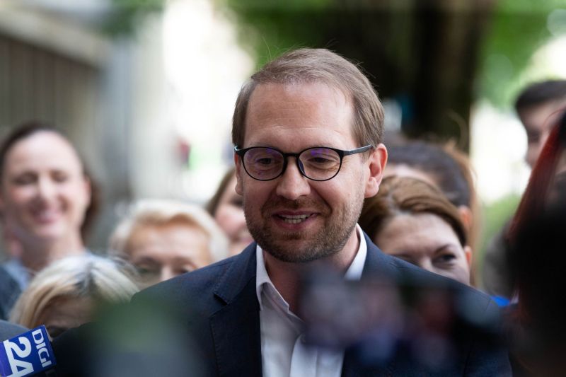 Dominic Fritz: Ascensiunea tânărului de origine germană, președinte al unui partid parlamentar, dedicat voluntariatului