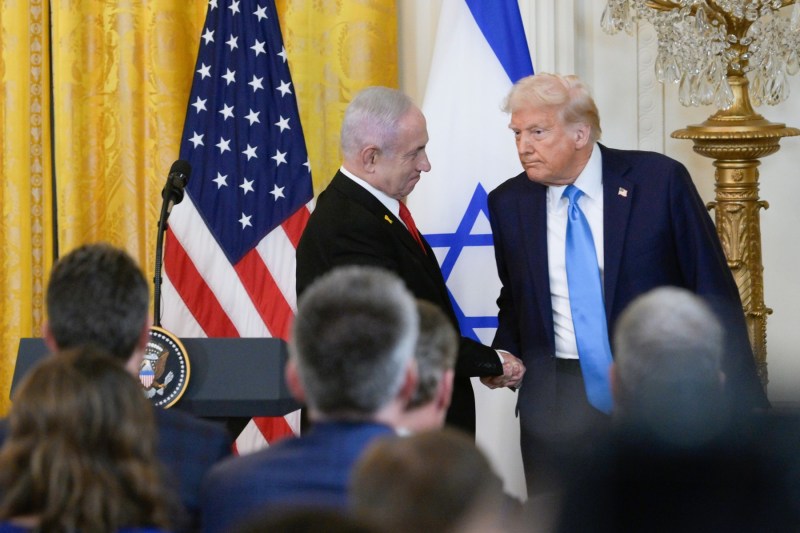 Donald Trump aprit un plan israelian de eliminare a liderului suprem al Iranului, afirmă doi oficiali americani
