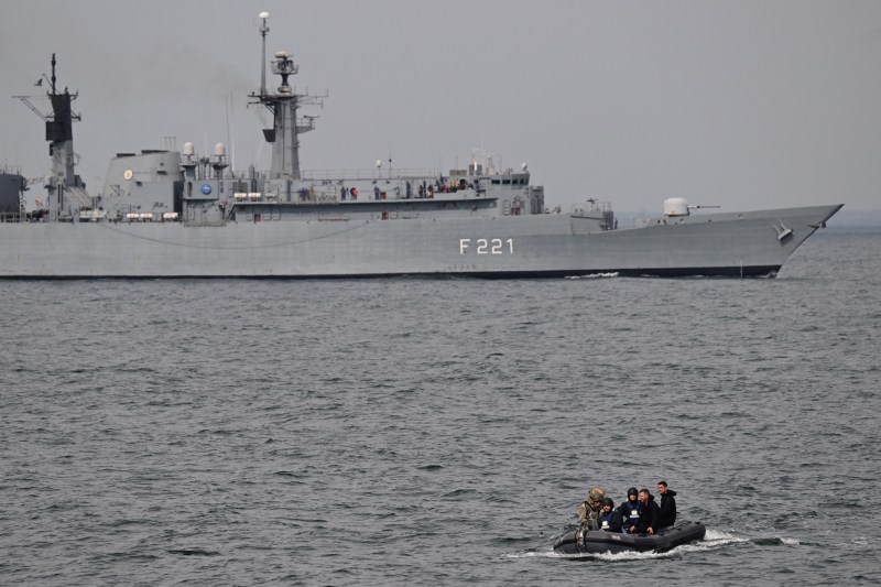 Elicoptere și nave din diverse state continuă să caute marinarul dispărut de pe fregata Regele Ferdinand