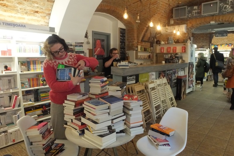 „Este de-a dreptul revoltător că nu mai poate continua”. Una dintre cele mai valoroase librării independente din România se închide