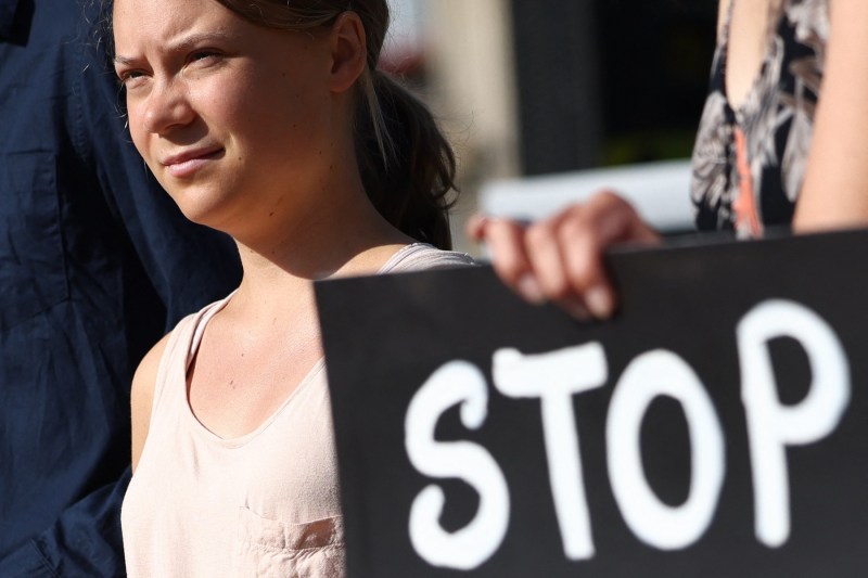 FOTO Israel a expulzat-o pe activista Greta Thunberg prin intermediul unui avion către o țară europeană
