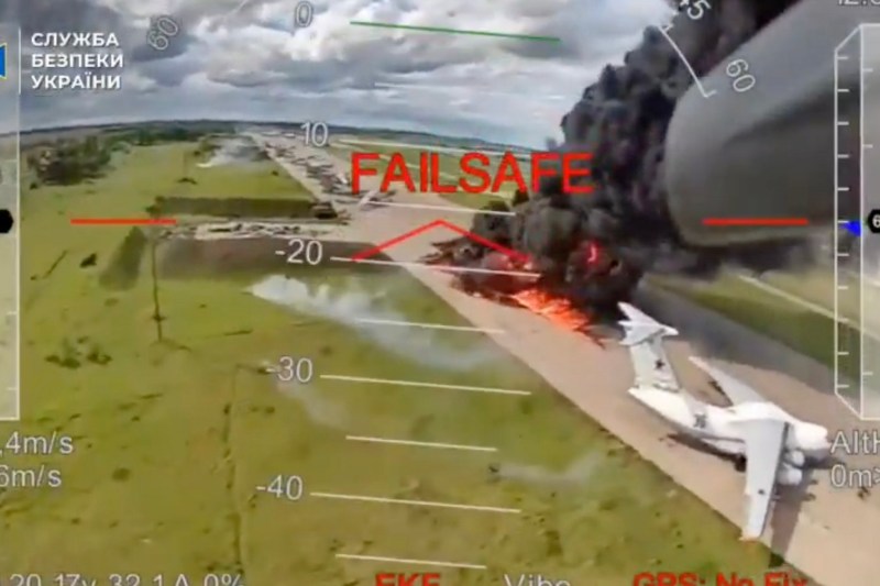 FOTO Mutări strategice ale bombardierelor ruse după atacul masiv ucrainean „Pânza de păianjen”