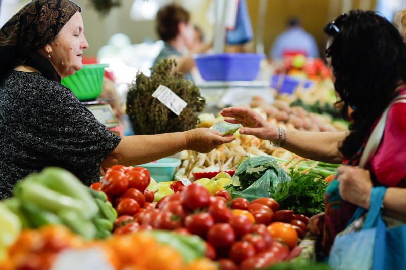 În ultimii 5 ani, prețul alimentelor a crescut cu aproape 50%, iar inflația a fost influențată de deficitele ridicate