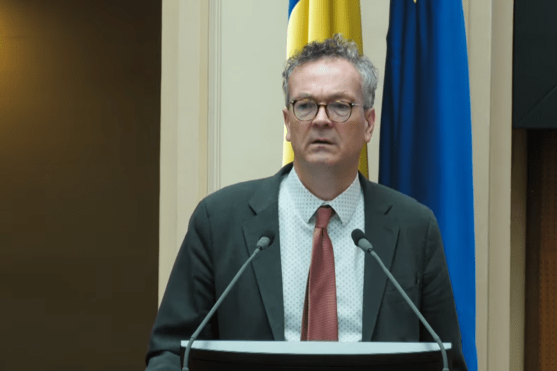 „Încă aveți o oportunitate. Totuși, autoritățile trebuie să demonstreze seriozitate în abordarea deficitului”, afirmă directorul unui renumit think tank european