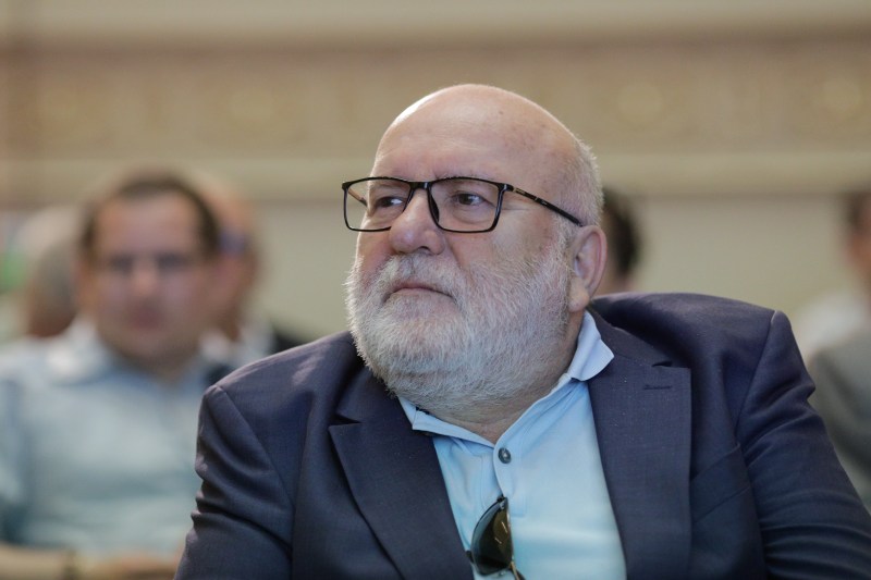 INTERVIU: Economist de renume, autor a numeroase lucrări: „E un dezastru pentru România. Cum adică lucrez, iar 65% din venituri merg la stat?” / Exemplu de companie de stat afectată de politici greșite
