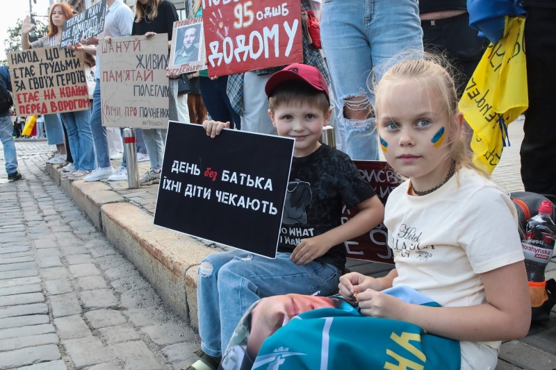 INTERVIU: „În adăposturile din Harkov și Mariupol, părinții au plecat după apă, iar când s-au întors, copiii nu mai erau. Fuseseră luați de soldați”. Povestea trauma copiilor ucraineni răpiți de Rusia