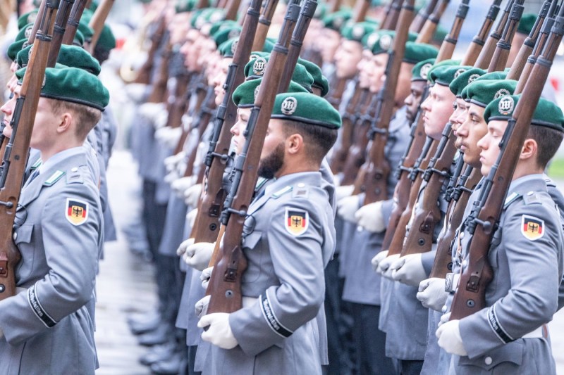 Investigatii de sabotaj în Germania după incendierea camioanelor militare