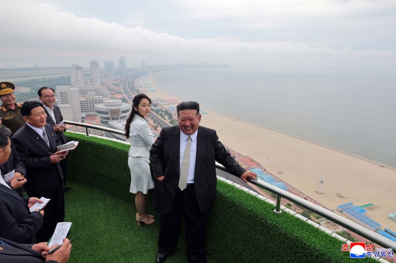 Kim Jong-Un se află într-o apariție surprinzătoare alături de fiica sa, la inaugurarea unei dintre cele mai importante realizări ale Coreei de Nord