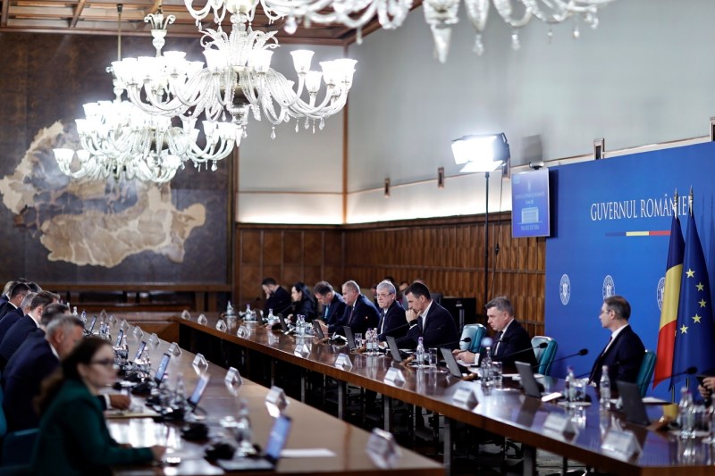 Mandatul interimar al Guvernului condus de Predoiu se apropie de final în 8 zile / Ce măsuri trebuie să ia Nicușor Dan în acest interval