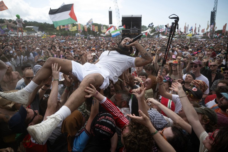Manifestații anti-Israel la Glastonbury: „Moarte pentru IDF” / Răspuns surprinzător din partea unui oficial britanic