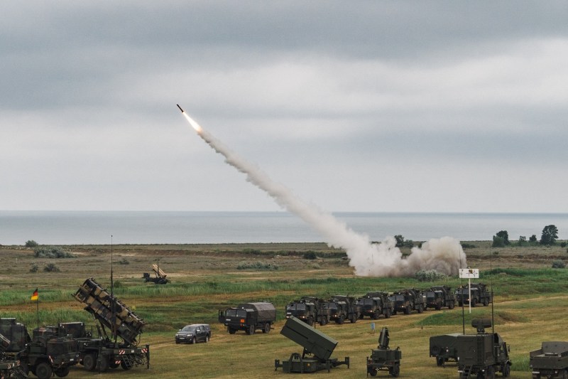 NATO solicită o creștere de 400% a capacităților de apărare antiaeriană și antirachetă, avertizează liderul Alianței: „Pericolul rămâne”