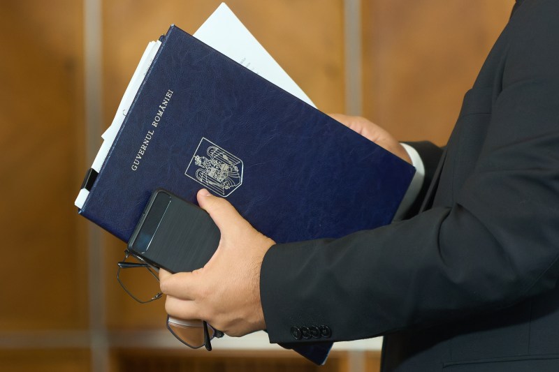 Negocieri pentru formarea noului guvern: Lista potențialilor miniștri și ministerul nedorit