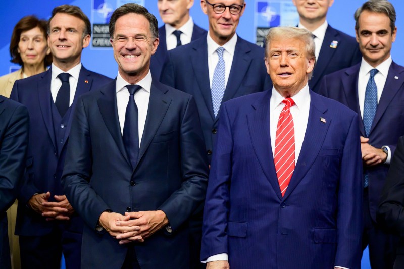 „Nu l-am numit «daddy»”. Rutte explică utilizarea termenului în contextul discuției cu Trump