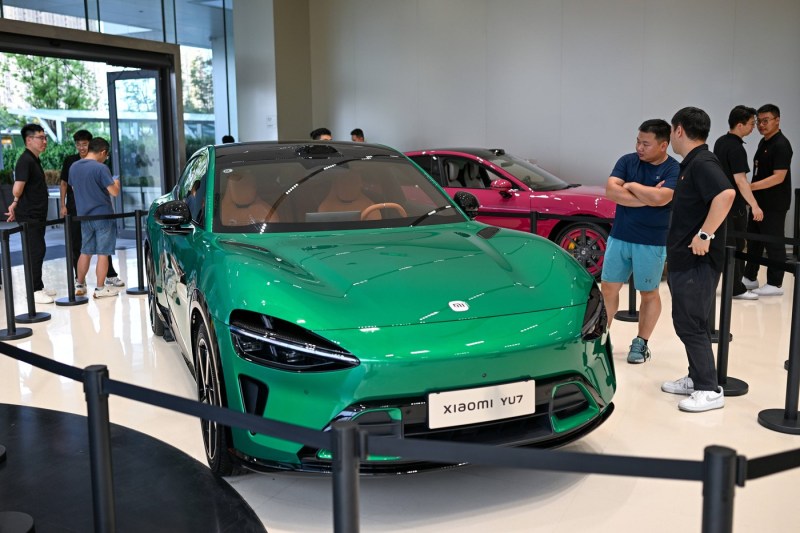 O companie de telefoane mobile a lansat un vehicul, primind peste 200.000 de comenzi în primele 3 minute: „Se vinde ca pâinea caldă”