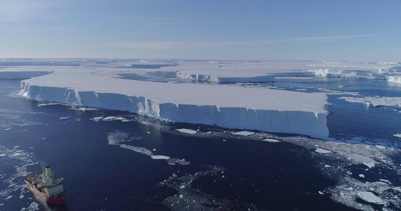 O descoperire neobișnuită realizată de cercetători: Semnale radio provenind din gheața Antarctică