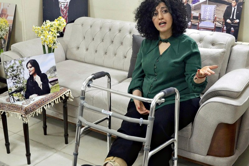 O laureată Nobel, care ar trebui să fie închisă, a transmis un mesaj video dintr-un adăpost din Iran către o televiziune din SUA. Ce mesaj are pentru Trump?