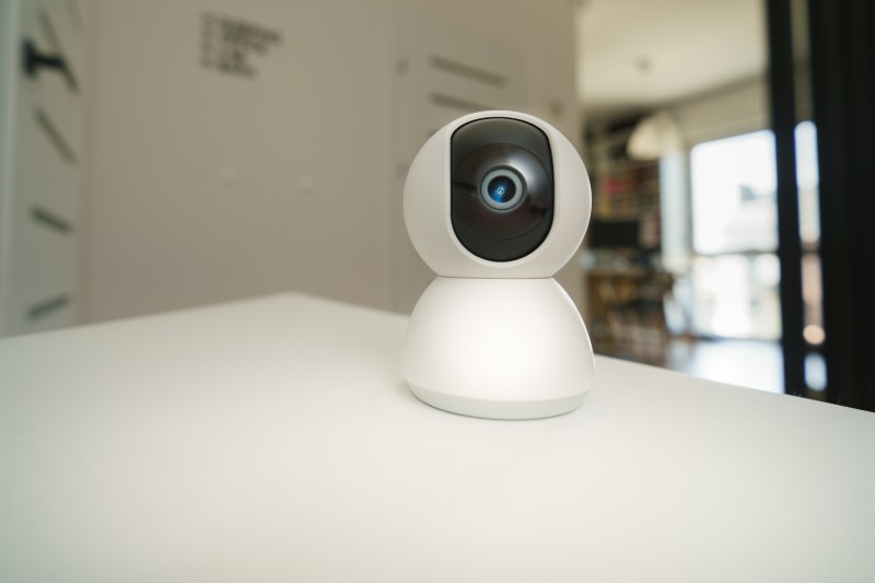 O mie de milanezi, fără să știe, apar în filmări realizate de camere ascunse, care sunt apoi distribuite online