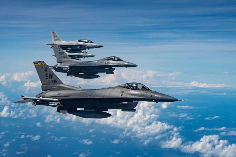 O parte dintre avioanele americane au fost relocate din baza atacată luni de Iran