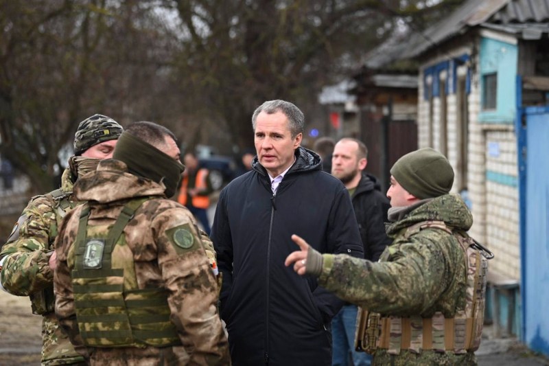 Oficial rus acuză pe cei care fug de bombardamente de obtinerea ajutoarelor nejustificate