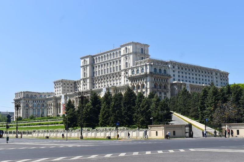 Palatul Parlamentului va fi iluminat în turcoaz pentru conştientizarea bolii Batten