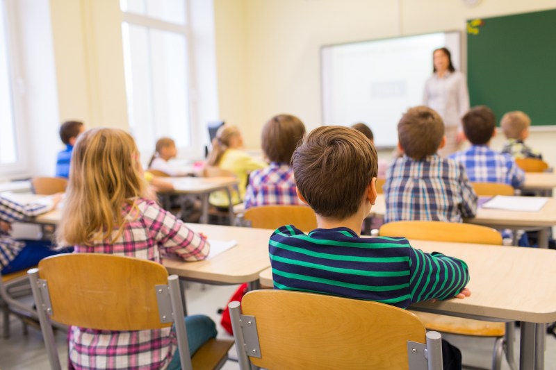 Pericolele la care este expus sistemul educațional din România