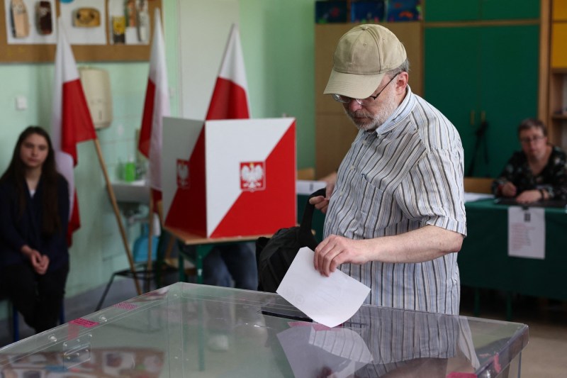Prezență semnificativă la vot în alegerile esențiale din Polonia / Procentajul impresionant al polonezilor / Miza pentru Nicușor Dan și George Simion