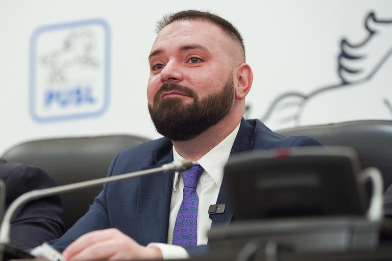 Primăria Sectorului 5 alocă 50.000 de euro unei firme cu un singur angajat pentru instalarea unui sistem de vot electronic, conform unei investigații
