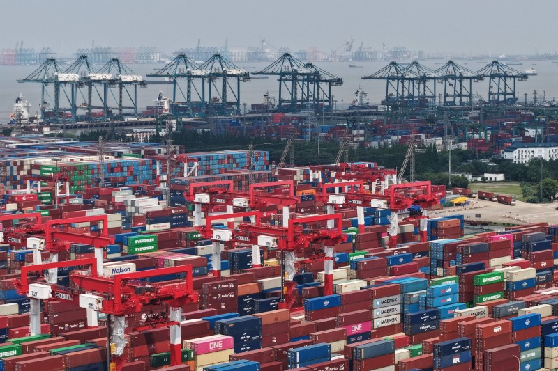 Primele date economice din China relevă impactul taxelor vamale impuse de SUA