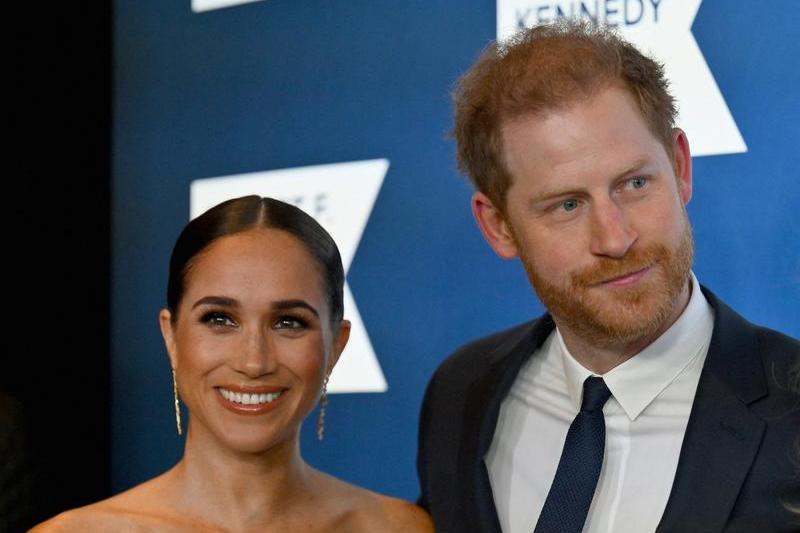 Prințul Harry ia în considerare schimbarea numelui de familie