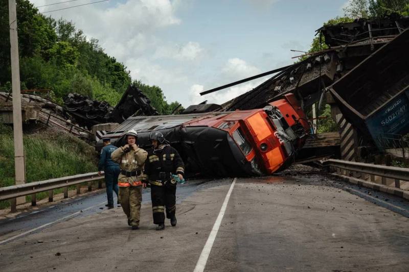 Procurorii ruși acuză Ucraina de implicare în accidentele feroviare din weekend. Anchetatorii au identificat urme de explozibil.