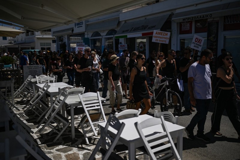 Protest al proprietarilor de restaurante pe insula turistică Paros din Grecia