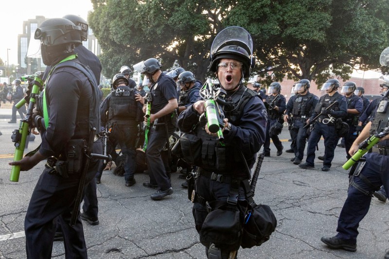 Protestele din Los Angeles: un semn de alarmă pentru națiunile atrase de populism