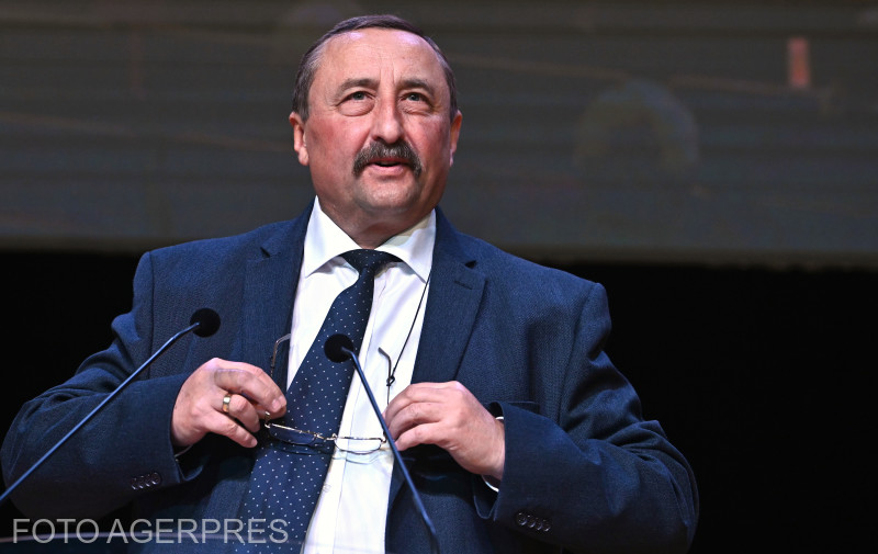 Rectorul unei universități din țară transmite un mesaj către Guvern: „Nu înțeleg de ce bursele studenților sunt printre primele măsuri anunțate”