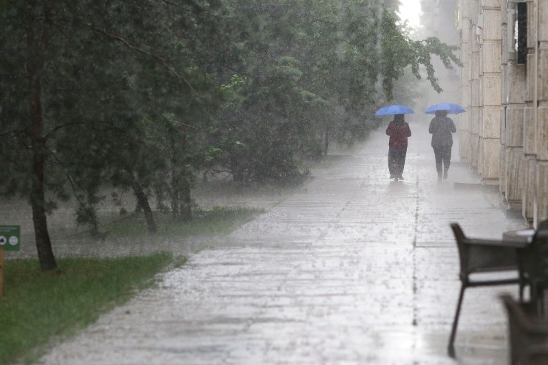 România, afectată de caniculă și vijelii. ANM emite noi alerte cod portocaliu și galben în mai multe regiuni ale țării