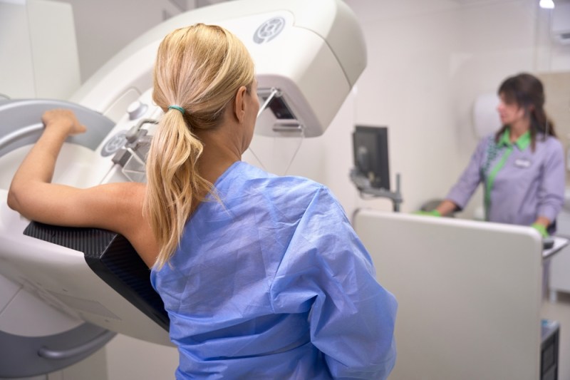 Sânii denși pot masca cancerul. Ce opțiuni de investigație există pentru aceste situații, dincolo de mamografia standard?