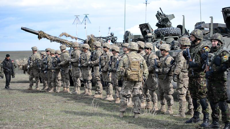 SONDAJ: Majoritatea românilor favorizează serviciul militar obligatoriu și creșterea cheltuielilor pentru apărare, în contextul tensiunilor europene