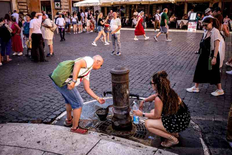 Temperaturi extreme în Europa și SUA, sub două cupole de căldură simultane / Record pentru iunie în țara europeană aflată în prima linie a schimbărilor climatice