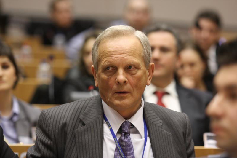 Theodor Stolojan, critici față de PNL: „Este timpul să revizuim cota unică”