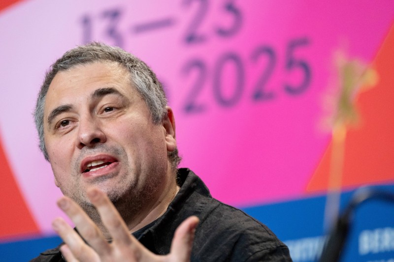 TIFF 2025. INTERVIU-EXPERIMENT cu Radu Jude despre filmul său care abordează o problemă acută a României. ”O influență a fost Hitchcock”