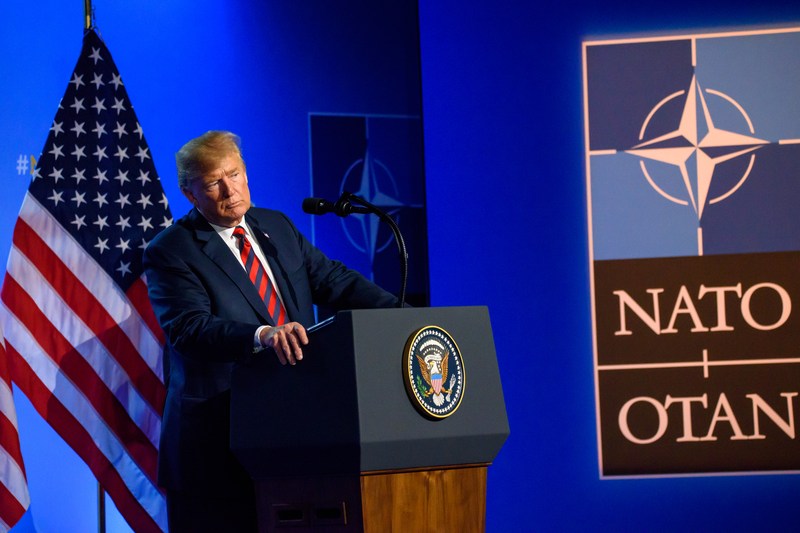 Trump stabilește atmosfera summitului NATO de la Haga, fiind așteptat cu întârziere / Ucraina nu va fi tema principală