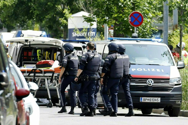 Un tânăr francez, victimă în atacul armat din Graz, Austria. Numărul morților a ajuns la 11