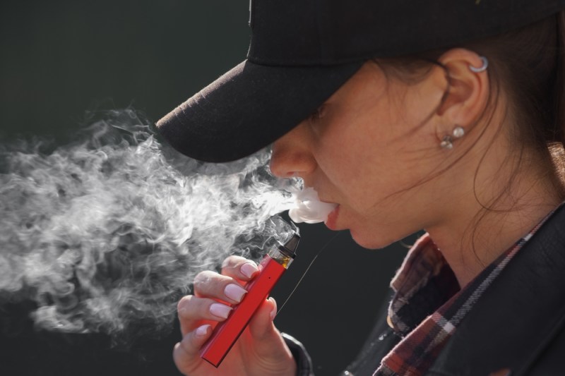 USR propune majorarea accizelor pentru tutun și alcool, inclusiv pentru aparatele de vaping, acuzând o „inechitate fiscală”