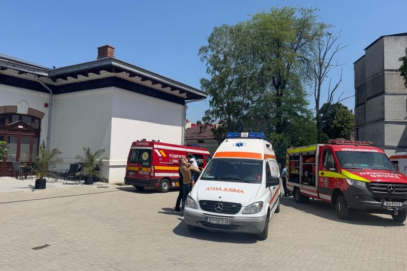 VIDEO: Doi copii răniți în urma prăbușirii tavanului unui loc de joacă în Botoșani