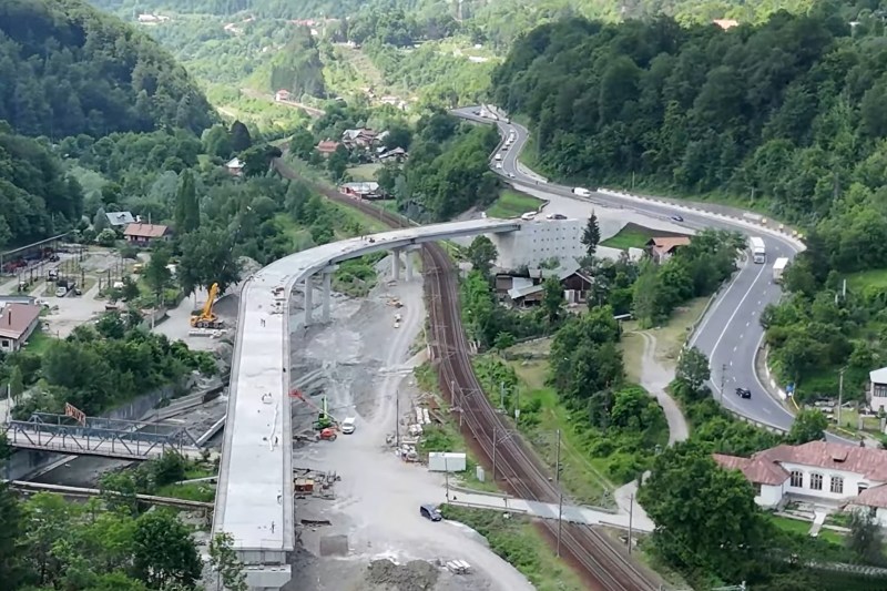 VIDEO Proiectul destinat să reducă aglomerația de pe Valea Prahovei. Stadiul actual al lucrărilor care ar trebui finalizate anul acesta